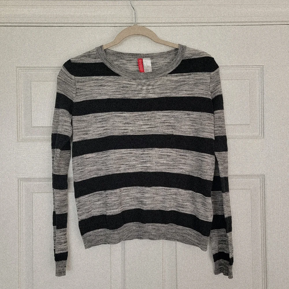 Women's H&M Comfy Long sleeve Tee - Picture 1 of 4